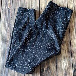 Lululemon Black and White Leggings 25” Inseam Size 6